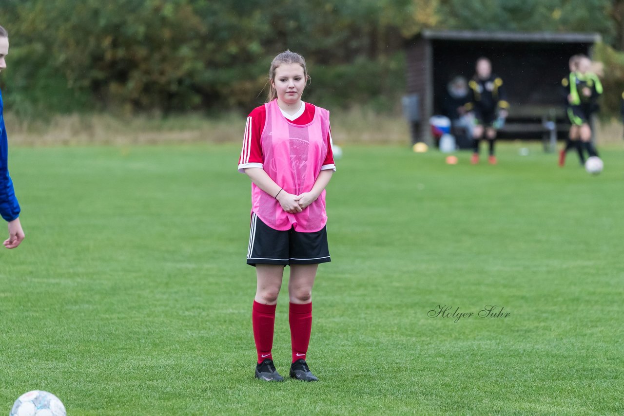 Bild 70 - B-Juniorinnen SG Mittelholstein - SV Frisia 03 Risum-Lindholm : Ergebnis: 1:12